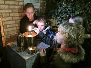 Peace in your hands educational pack goes to 200 primary schools in the Netherlands